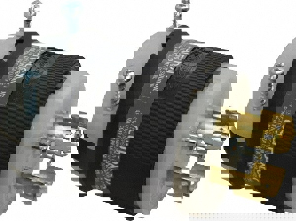 Locking Inlet: Plug, Industrial, Non-NEMA, 120 & 208V, Black & White